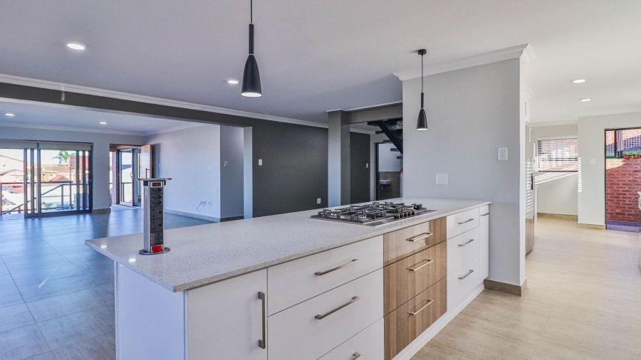 4 Bedroom Property for Sale in Wavecrest Eastern Cape